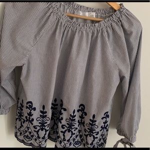 Hot for summer must have shirt!